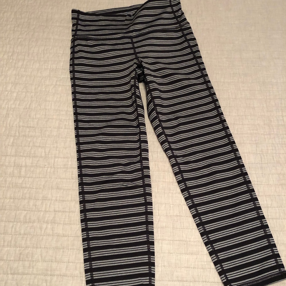 Athleta crop leggings. Like new.